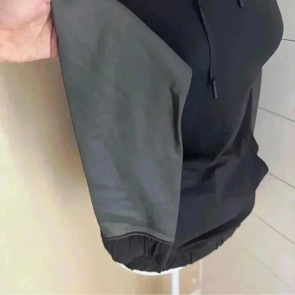 Lululemon Fleet Street Hoodie *Reflective Sleeves Black gray Size 4 NWOT - Picture 8 of 12